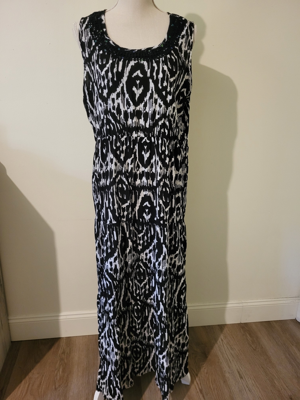 Elementz Black and White Ikat Print Sleeveless Cotton Maxi Dress